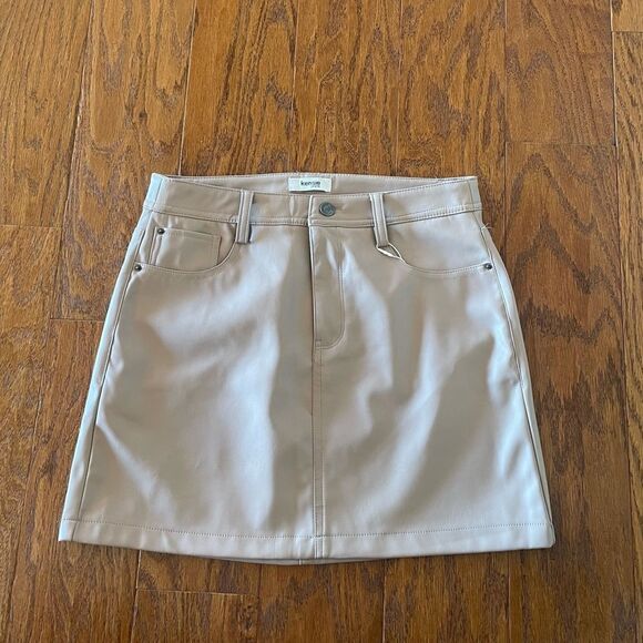 Tan faux leather mini skirt - Picture 5 of 8